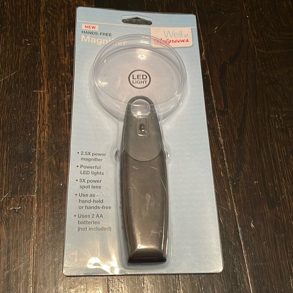 NEW IN BOX NWT LED Light Hands Free Magnifying Magnifier Glass